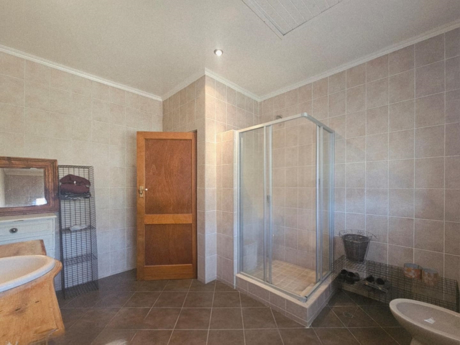 5 Bedroom Property for Sale in Ladybrand Free State